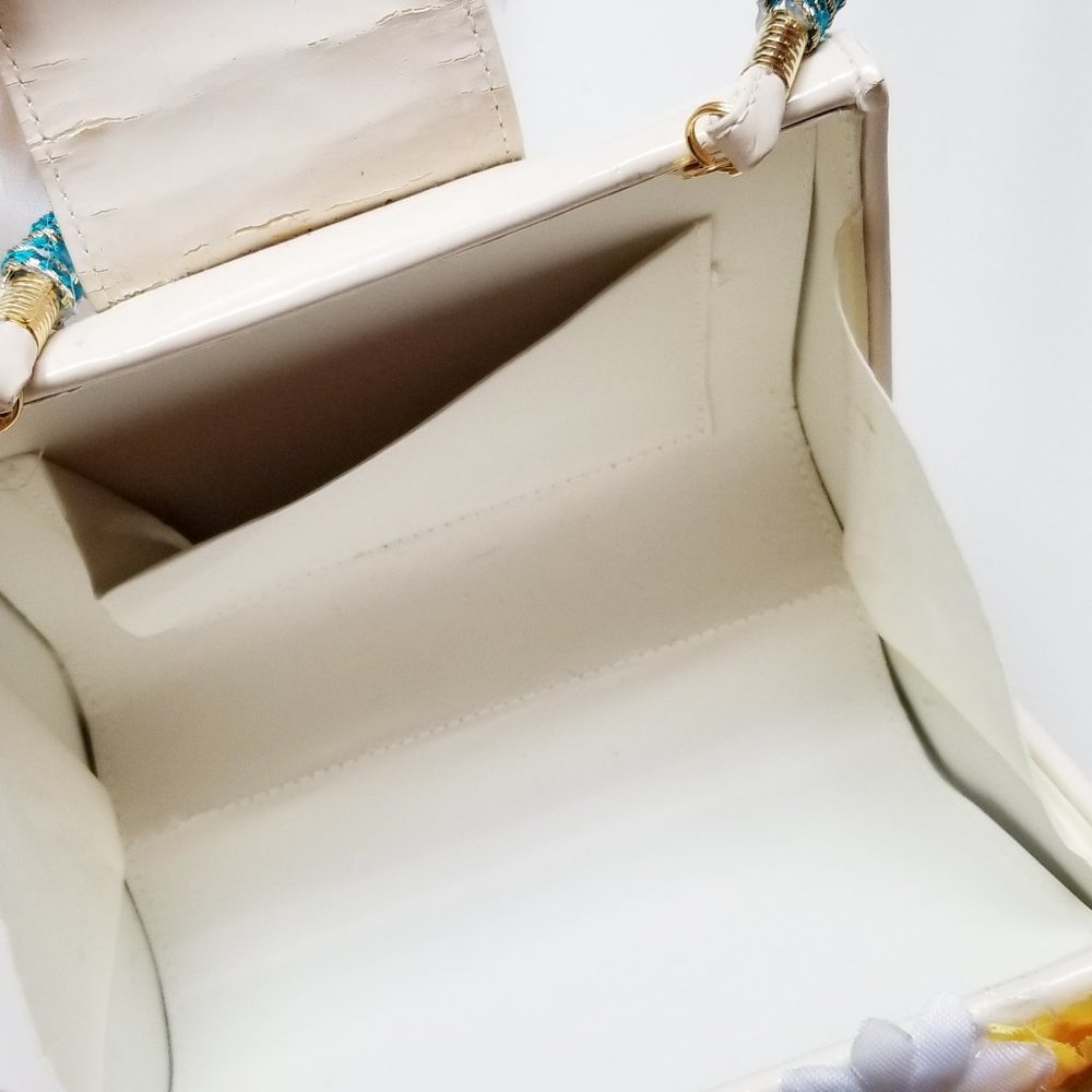 Refashioned Faux Flower Crossbody Bag - Picture 3 of 7